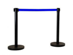 POSTE NEGRO Y CINTA RETRACTIL AZUL
